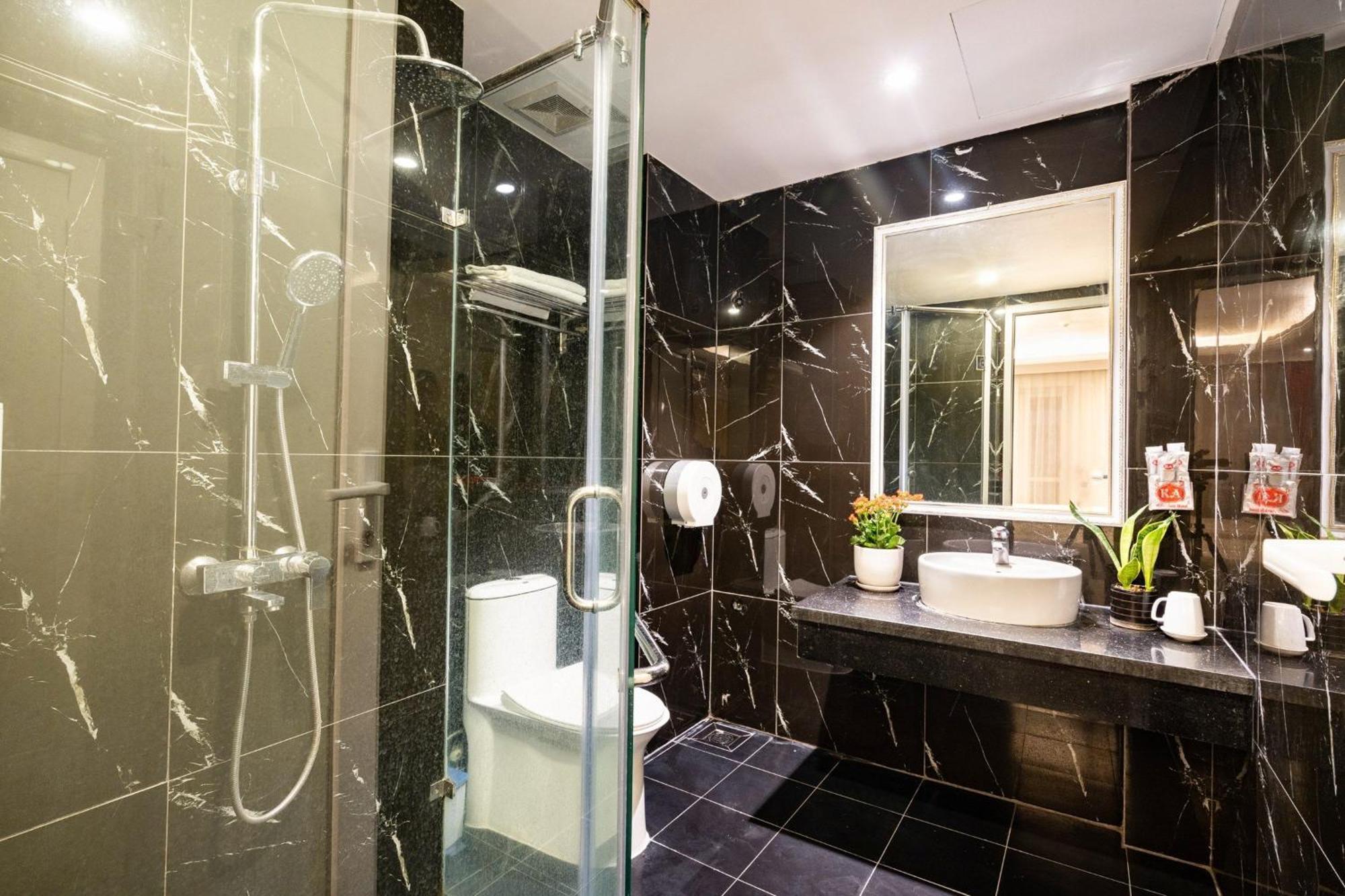 Kieu Anh Hotel - 81 Trung Kinh - By Bay Luxury Hanoi Eksteriør bilde